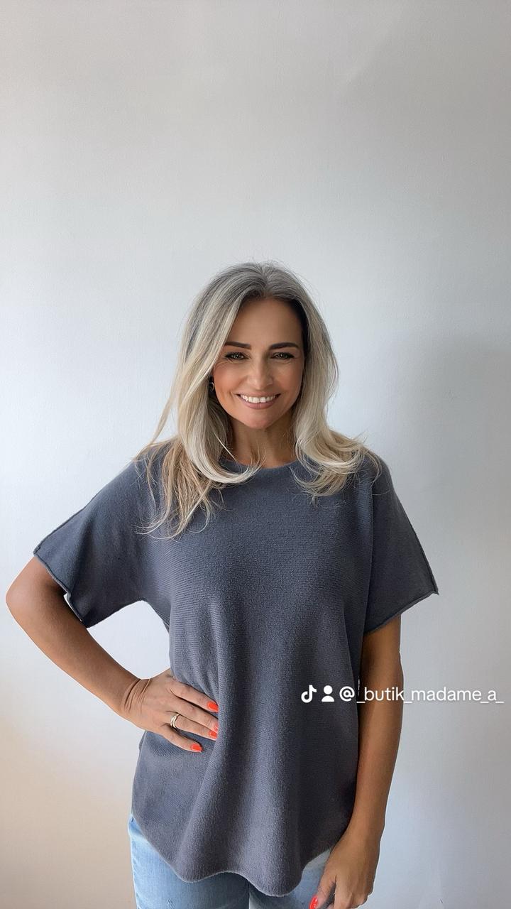 Sweter z krotkim rękawem