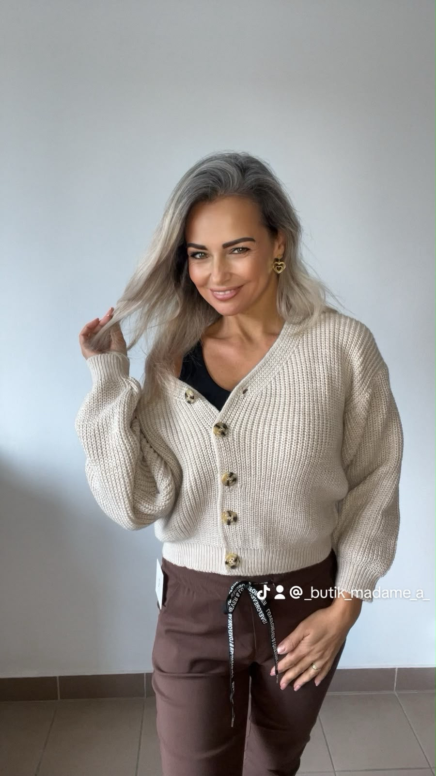 Krótki sweter rozpinany