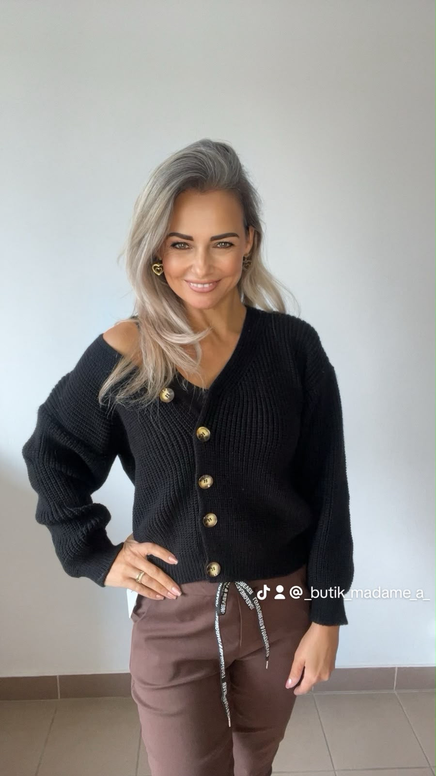 Krótki sweter rozpinany