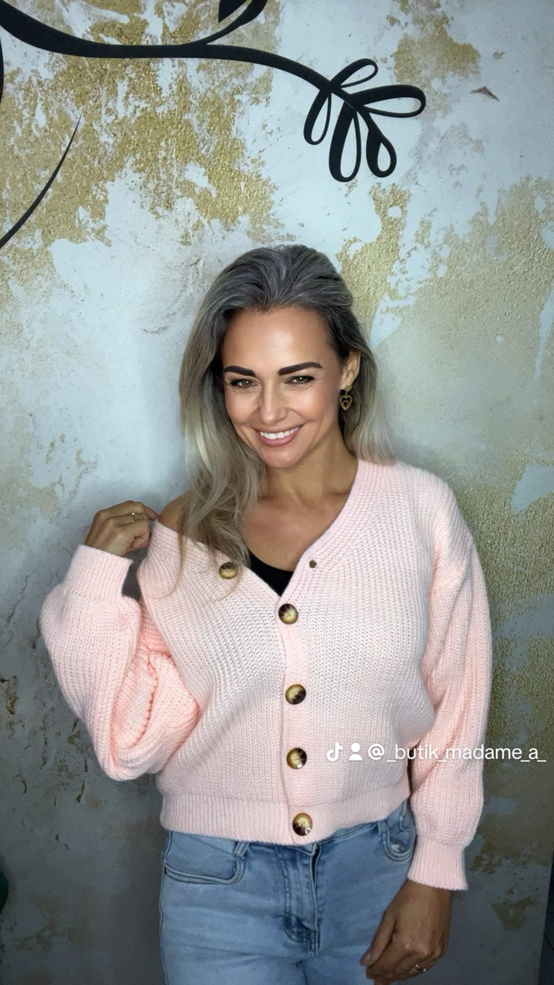 Krótki sweter rozpinany