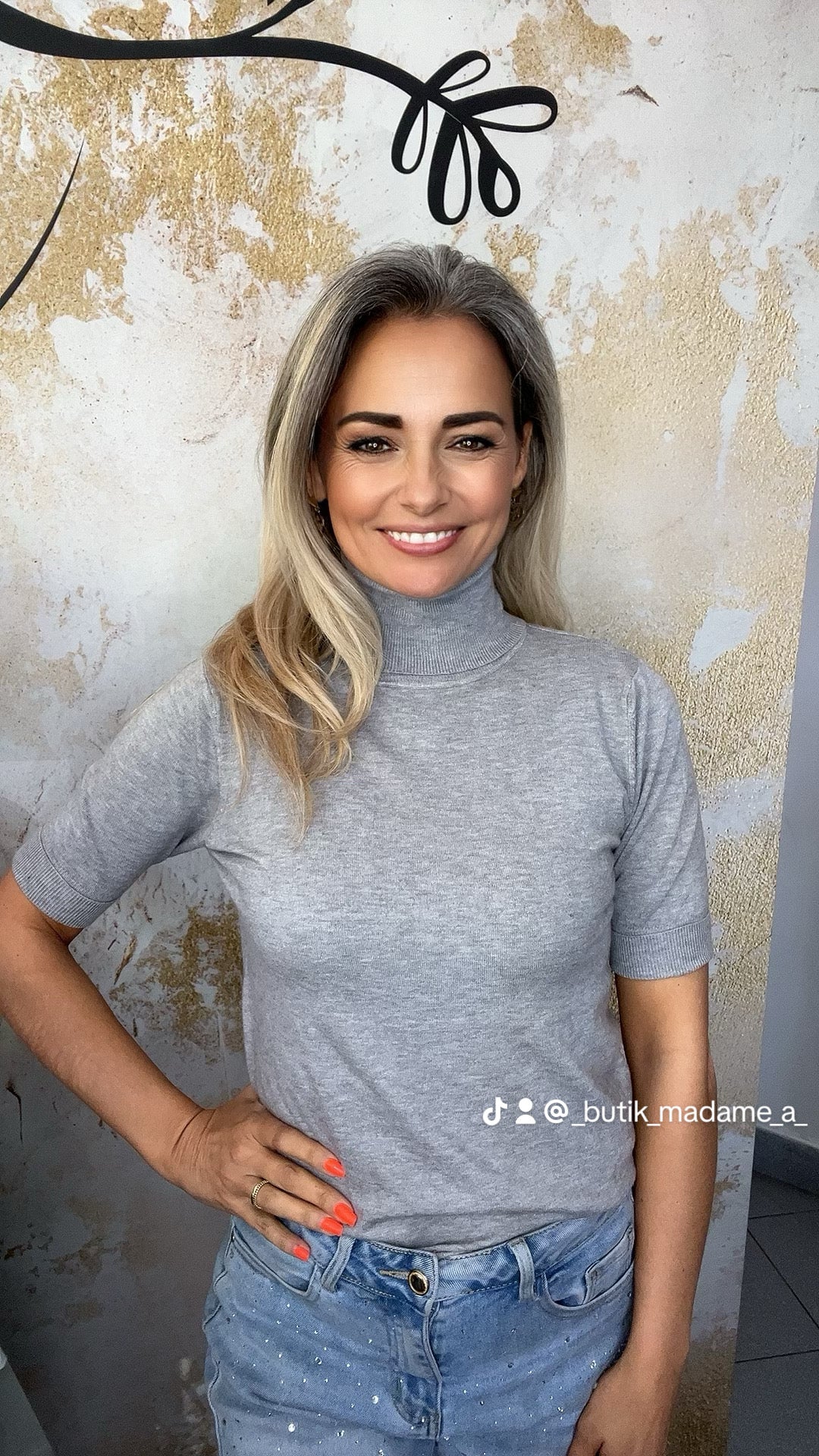 Dzianinowy golf na krótki rękaw